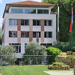 Oleander - Oleander 3* סטרוניאן