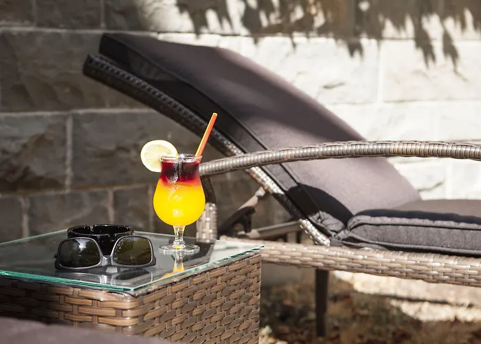 Oleander - Oleander 3* سترونجان